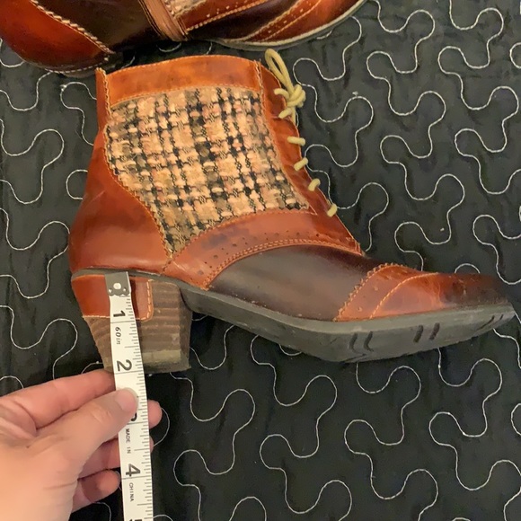 Far out booties size 7 - Picture 5 of 6